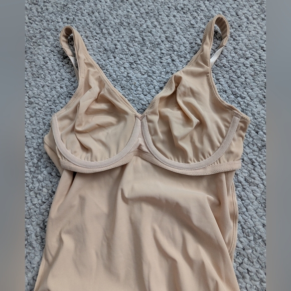 Women's (Size 36C) 1 Piece Full Body Tagless Tan Shapewear Bodysuit - Picture 9 of 11